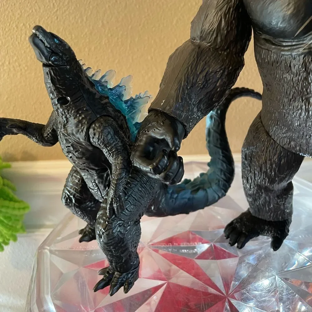 2020 Legendary King Kong and Godzilla Figure